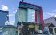 Bangunan 4 OYO Flagship 91245 Rika Hotel Makassar