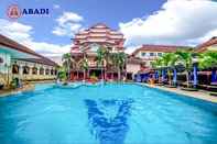 Swimming Pool Abadi Budget Hotel 