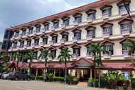 Exterior Abadi Budget Hotel 