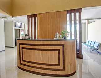 Lobby 2 Collection O 91617 Hotel Mutiara Lombok