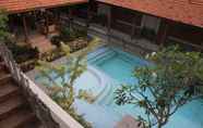 Swimming Pool 4 Rumah Nagan Syariah Yogyakarta