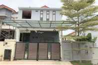 ภายนอกอาคาร OYO Home 90532 Casa Azlinda Muslim Homestay Ii