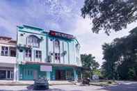 Exterior Super OYO 90516 Hotel Night Queen salak Tinggi