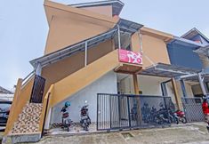 ภายนอกอาคาร 2 OYO 91268 Homestay Bu Erma Syariah