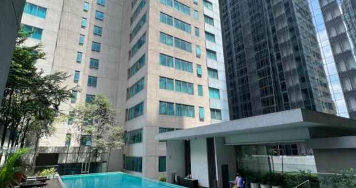 Kolam Renang Summer Suites KLCC by LUNA