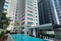 Kolam Renang Summer Suites KLCC by LUNA