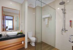 In-room Bathroom 7 favehotel Nagoya - Batam