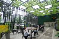 Bar, Kafe, dan Lounge Sembilan House Syariah