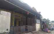 Exterior 3 EXPRESS O 91281 Guest House Indah Jaya