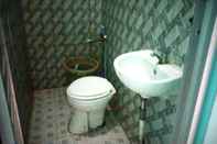 Toilet Kamar EXPRESS O 91281 Guest House Indah Jaya