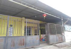 Exterior 5 EXPRESS O 91281 Guest House Indah Jaya