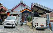 ภายนอกอาคาร 2 OYO 91285 Darmo Homestay