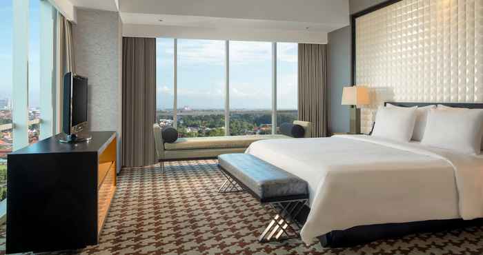 Bilik Tidur ARTOTEL TS Suites Surabaya