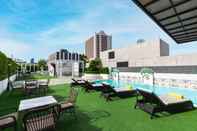 Swimming Pool The Quartier Hotel Phrom Phong - Thonglor Bangkok by Compass Hospitality