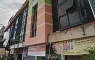 Exterior 5 SPOT ON 91344 Wr House Syariah Batam