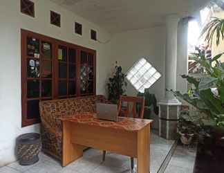 Sảnh chờ 2 SPOT ON 91339 Pondok Kost Aulia Syariah