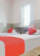 BEDROOM OYO 91316 Hh Guest House Makassar