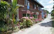 Luar Bangunan 4 OYO 90517 Kevno Homestay