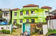 Luar Bangunan 4 SPOT ON 91325 Pondok Hijau Guest House Syariah