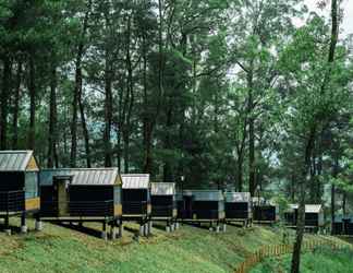 ภายนอกอาคาร 2 Bobocabin Coban Rondo ,Malang