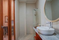 In-room Bathroom 6 Nayaka Living Ubud
