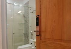 In-room Bathroom 6 The Diamond Hotel