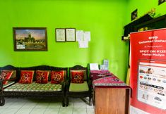 Lobby 6 SPOT ON 91357 Hotel Mulyo