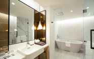 In-room Bathroom 7 HOMM Sukhumvit34 Bangkok a brand of BANYAN TREE GROUP