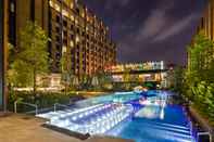 Swimming Pool M Resort & Hotel Kuala Lumpur