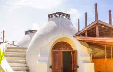 ภายนอกอาคาร 2 DOME LOMBOK 