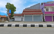 Exterior 4 OYO 91399 Homestay Trendy Syariah