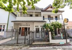 外觀 2 OYO Life 91374 Asia Stay Semarang Syariah