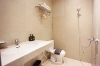 Toilet Kamar Heroes Hotel