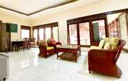 Lobby 2 Homey Guesthouse near Sby Zoo (Syariah)