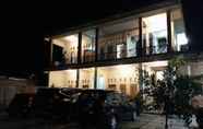 Bangunan 4 Bintang Homestay Watukarung