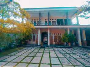 Bangunan 4 Bintang Homestay Watukarung