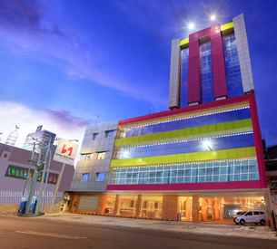 Swiss-Belcourt Makassar, Rp 332.602