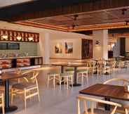 Restaurant 5 ARTOTEL Batam