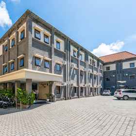 Exterior / Building 1 Ganandra Stay Denpasar, Pasar Umasari Kesambi Hotels