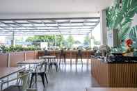 Bar, Cafe and Lounge Hotel Premier Makassar