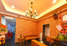 Lobby 5 Super OYO 90572 J Hotel Masjid India