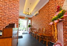 Lobby 2 Super OYO 90572 J Hotel Masjid India