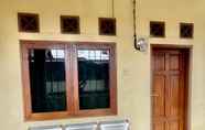 Bên ngoài 6 Kost H Hartono Homestay