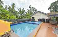 Swimming Pool 2 OYO 90566 Homestay Tg Gemok