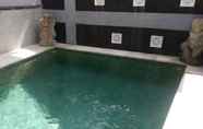 Kolam Renang 6 Griya Canti Guest House