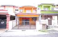 ภายนอกอาคาร 7 OYO Homes 90575 CK Bahau Homestay