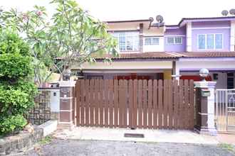 ภายนอกอาคาร 4 OYO Homes 90575 CK Bahau Homestay