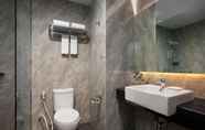 In-room Bathroom 2 Hotel Santika Batam 