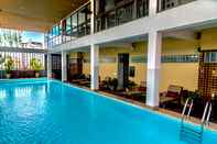 Swimming Pool Indra Hotel