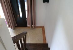 로비 7 Putra Boyan Cottages